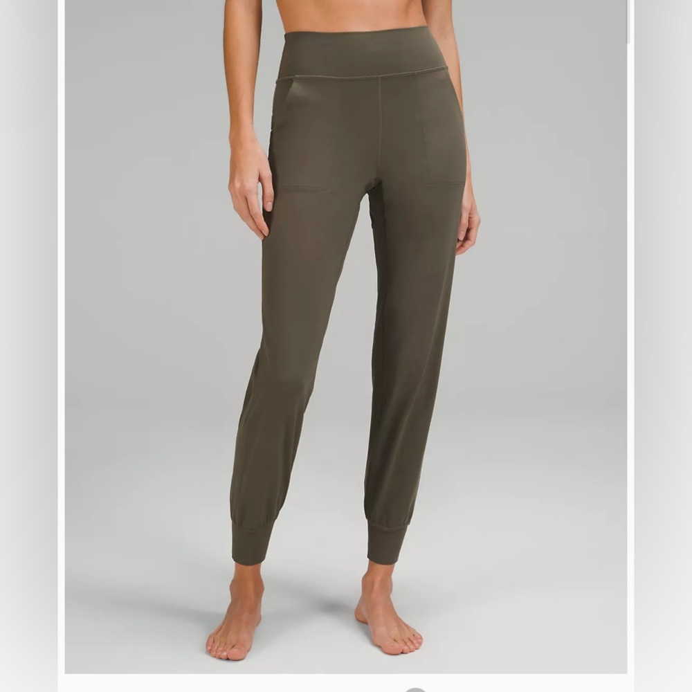 Lululemon Align Joggers (Size 6) in Army Green